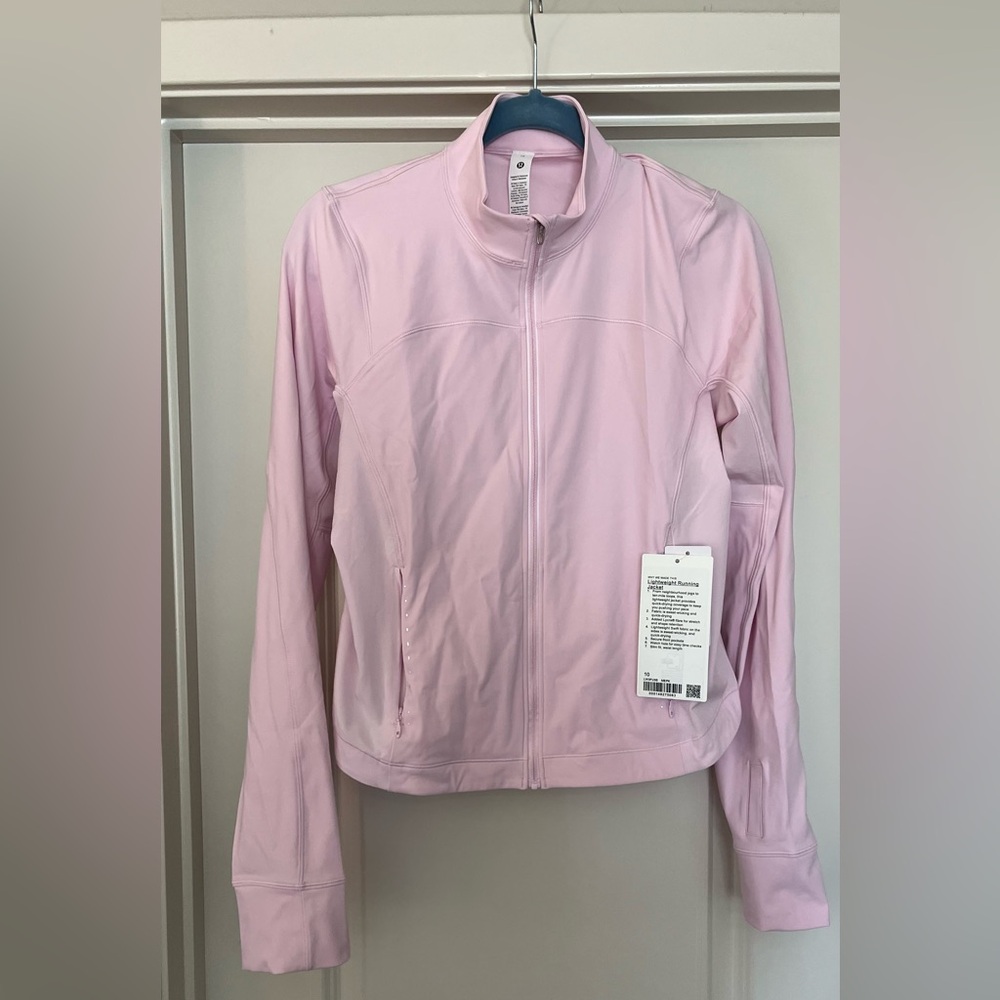 NWT LULULEMON LIGHTWEIGHT RUNNING JACKET
